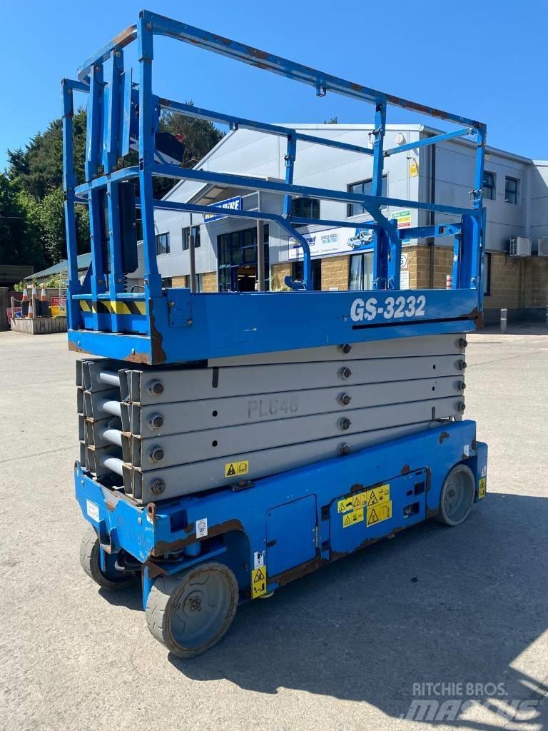 Genie GS 3232 Nožnicové zdvíhacie plošiny