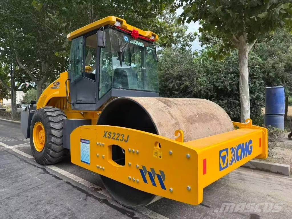 XCMG XS 223 J Ťahačové valce