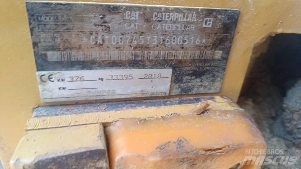 CAT 745 Kĺbové nákladné autá