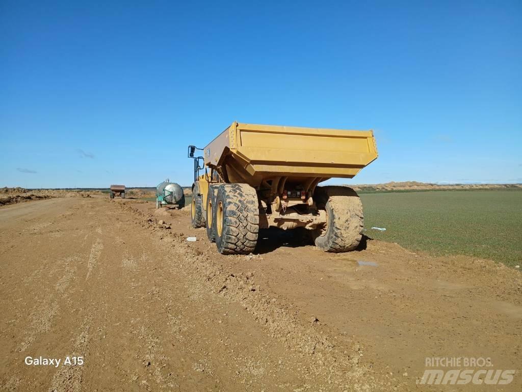 CAT 745 Kĺbové nákladné autá