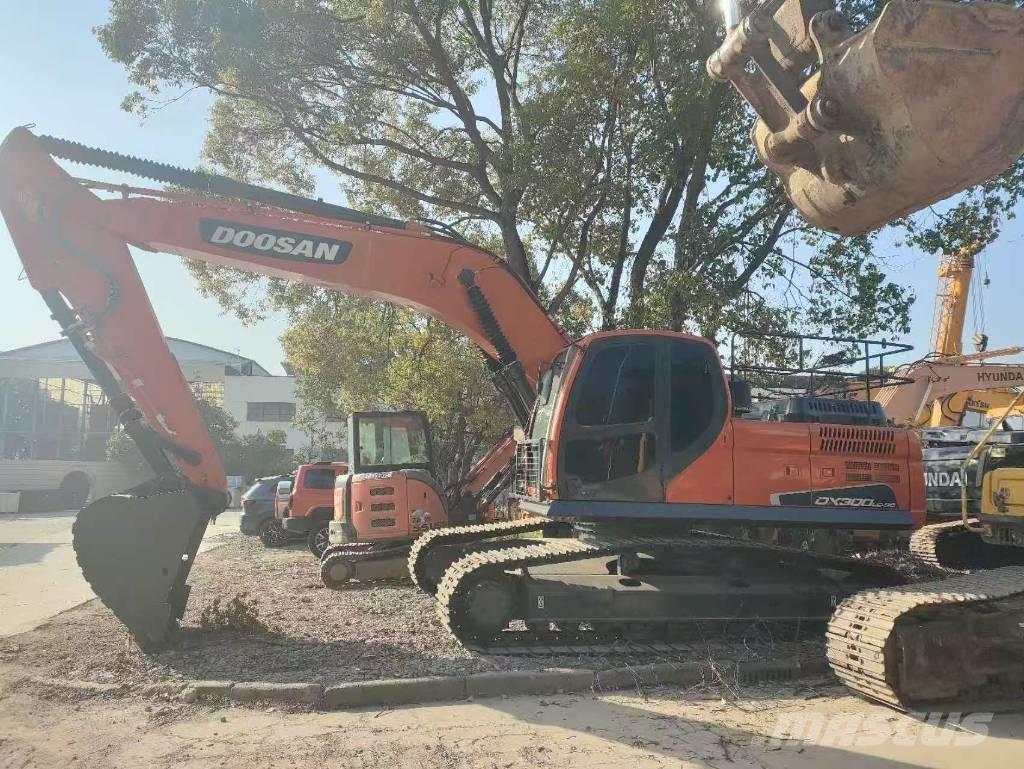 Doosan DX 300 LC Pásové rýpadlá