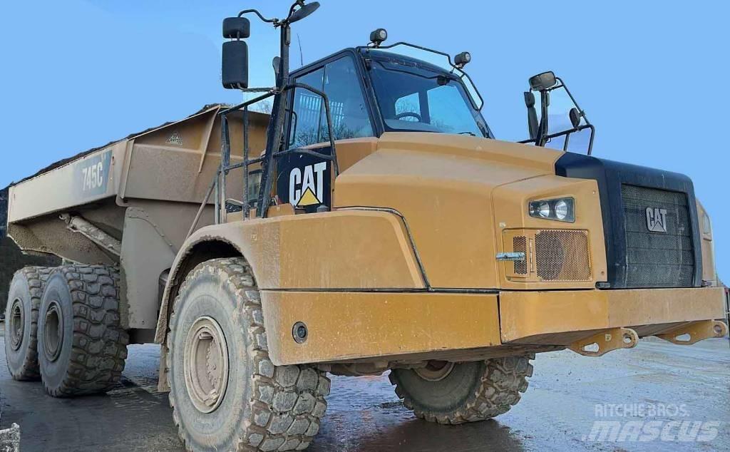 CAT 745 C Kĺbové nákladné autá