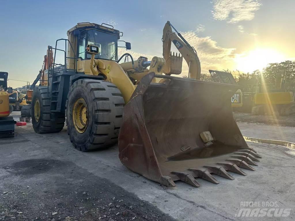 Komatsu WA 600 Kolesové nakladače