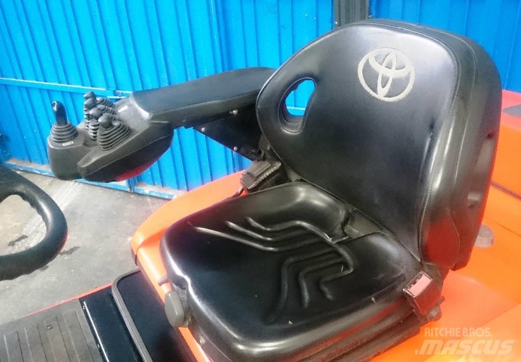 Toyota 7 FBMF 30 Akumulátorové vozíky