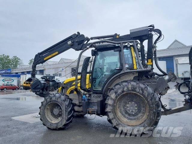Valtra N153 Lesné traktory