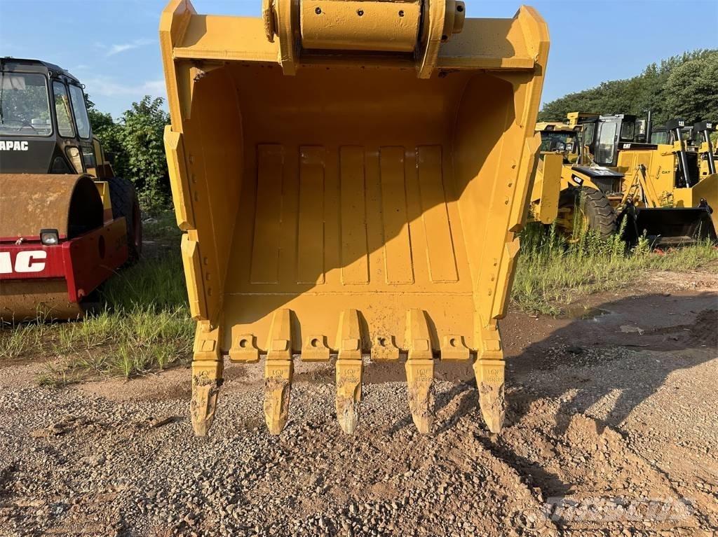 CAT 330 D Pásové rýpadlá