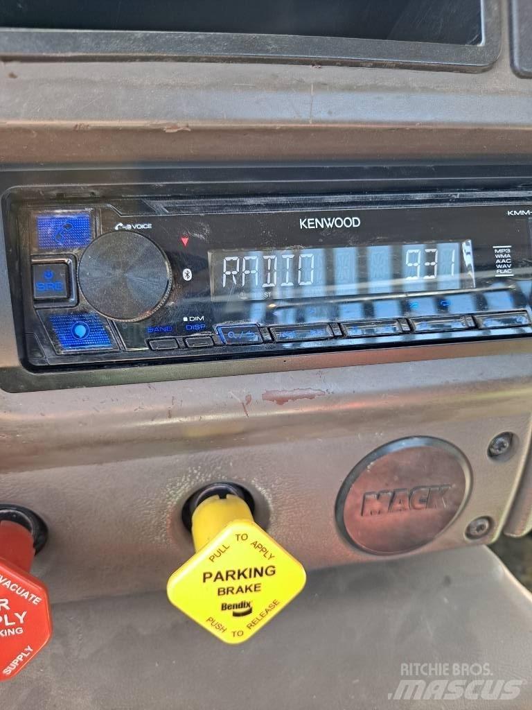 Mack CX612 Ťahače