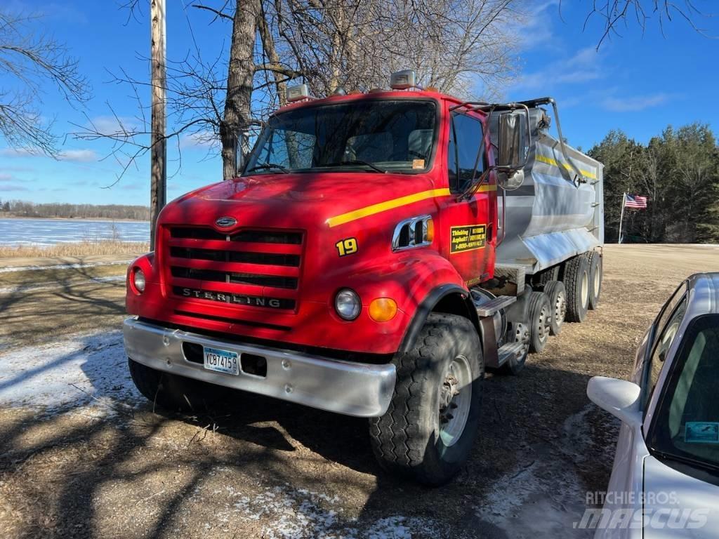 Sterling L 7500 Sklápače