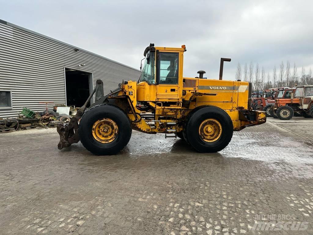 Volvo L120C Kolesové nakladače
