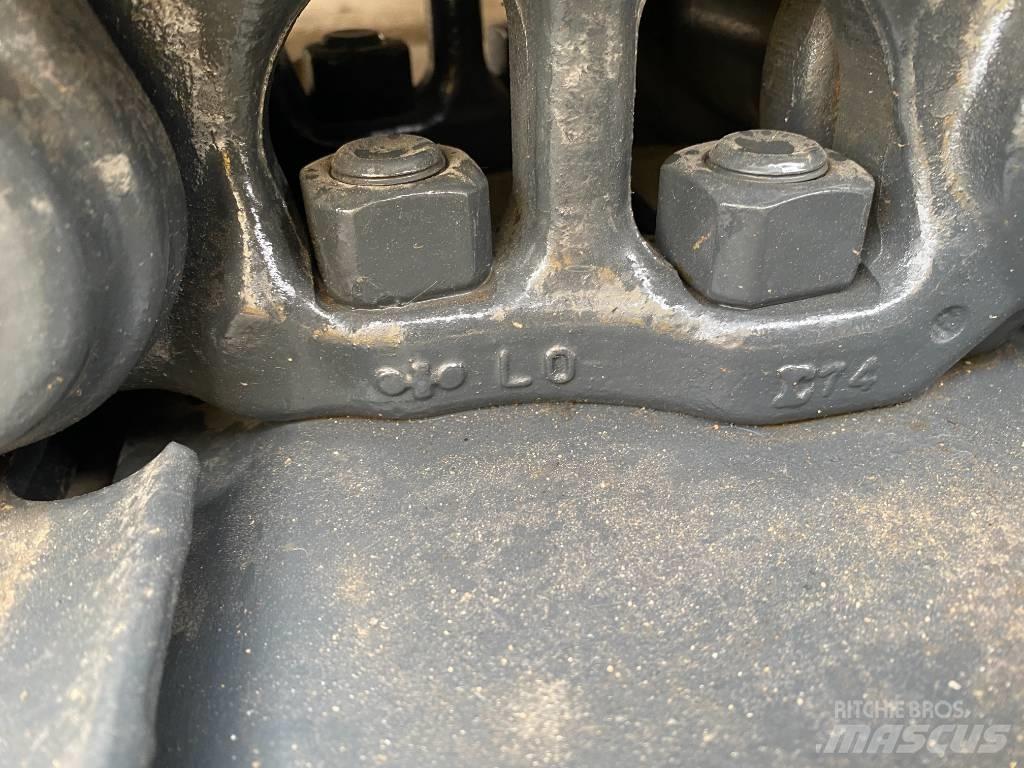 Komatsu PC210LC-8M0 Pásové rýpadlá