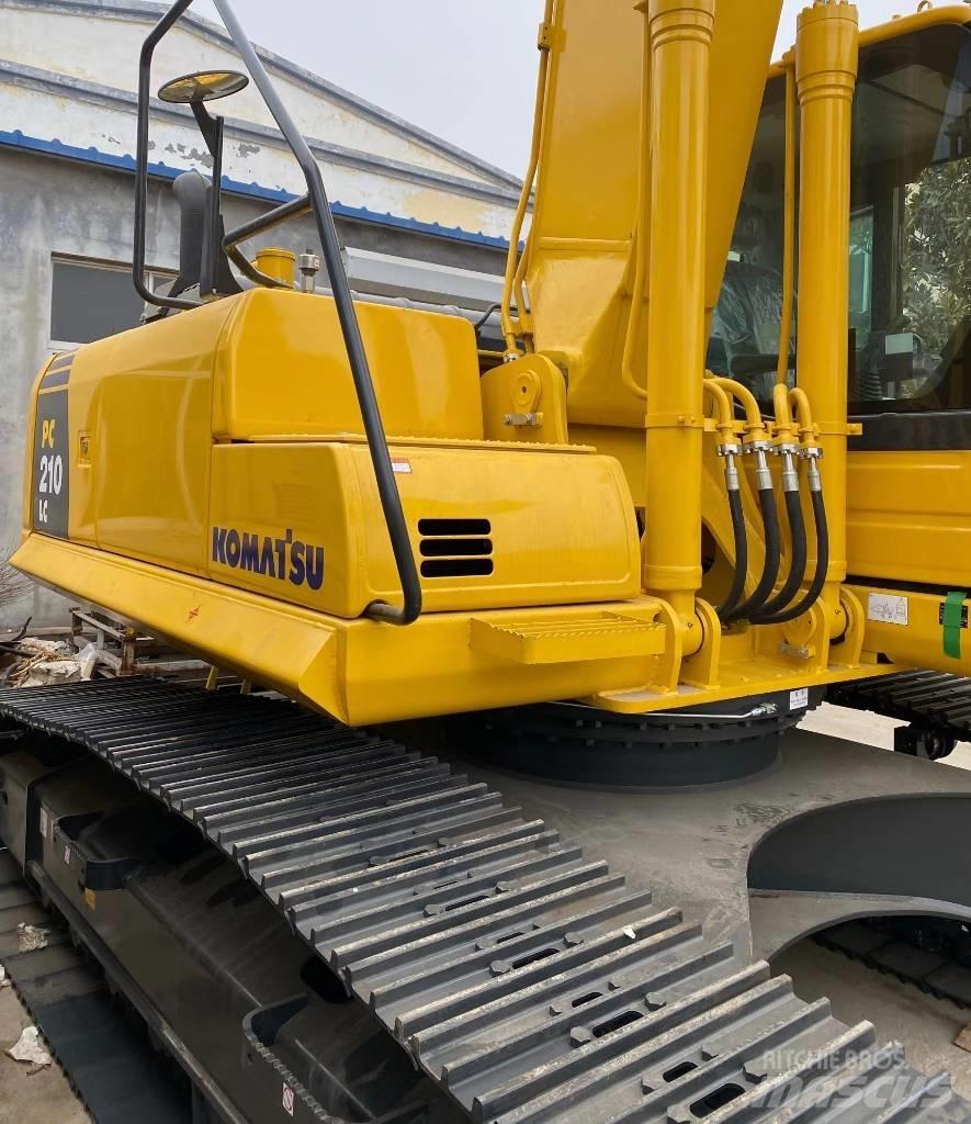 Komatsu PC210LC-8M0 Pásové rýpadlá