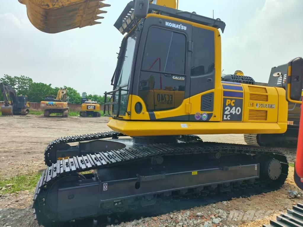 Komatsu PC 240-8 Pásové rýpadlá