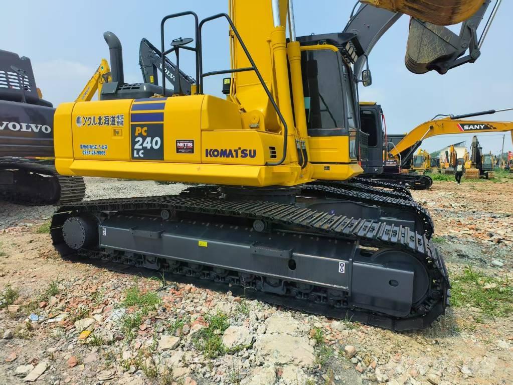 Komatsu PC 240-8 Pásové rýpadlá
