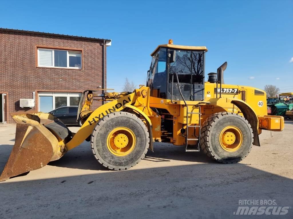 Hyundai HL 757-7 Kolesové nakladače