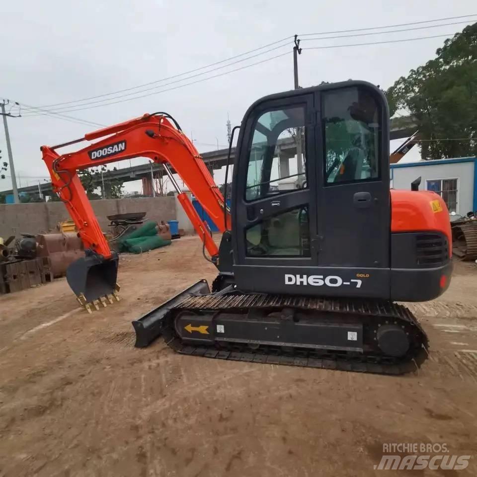 Doosan DH60-7 Pásové rýpadlá
