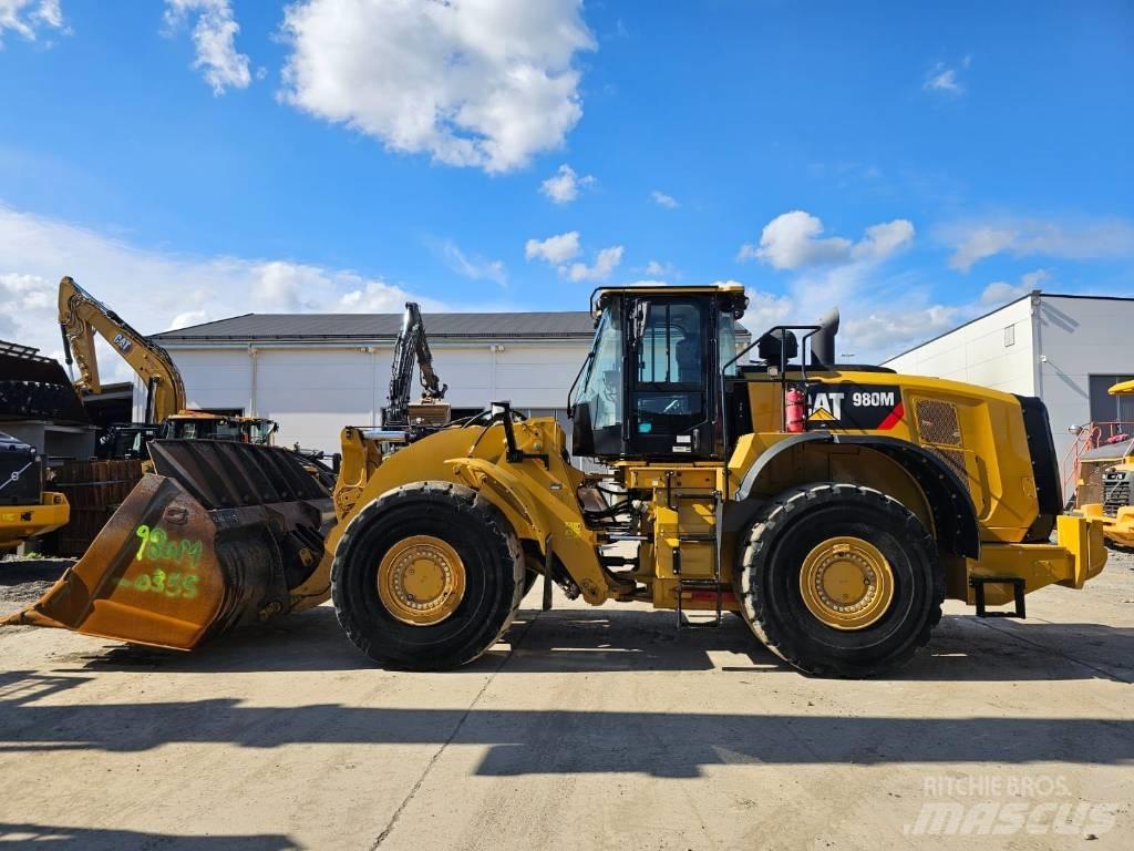 CAT 980M Kolesové nakladače