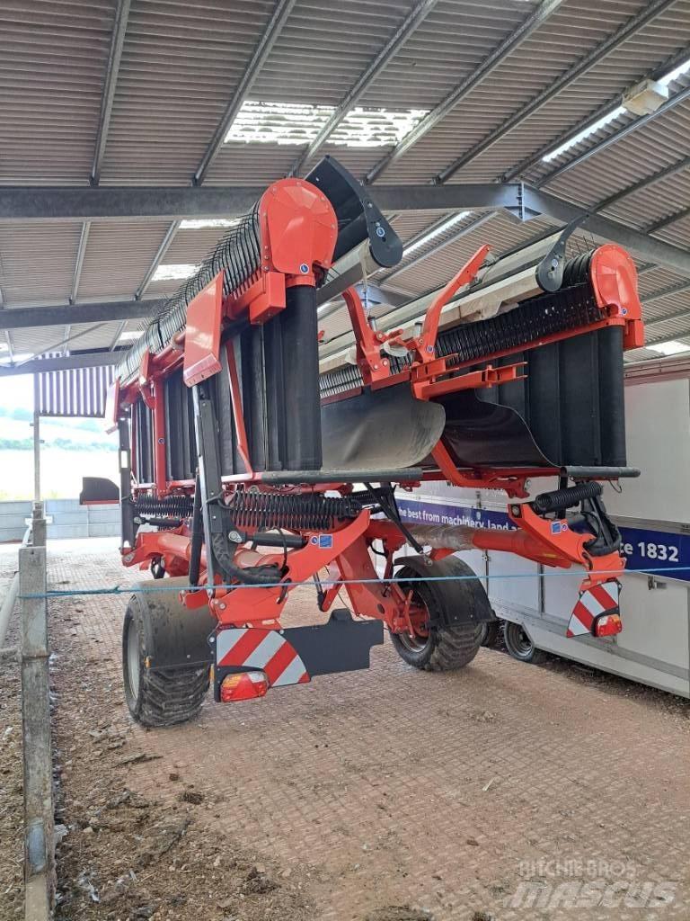 Kuhn Merge Maxx Obracače a zhrabovače sena