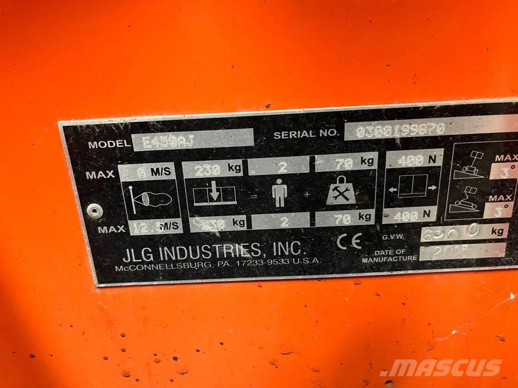 JLG E 450 AJ Kĺbové plošiny