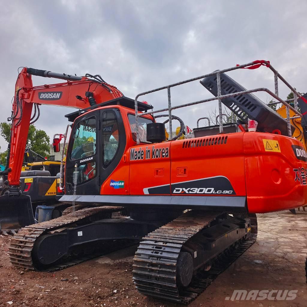 Doosan DX 300LC Pásové rýpadlá