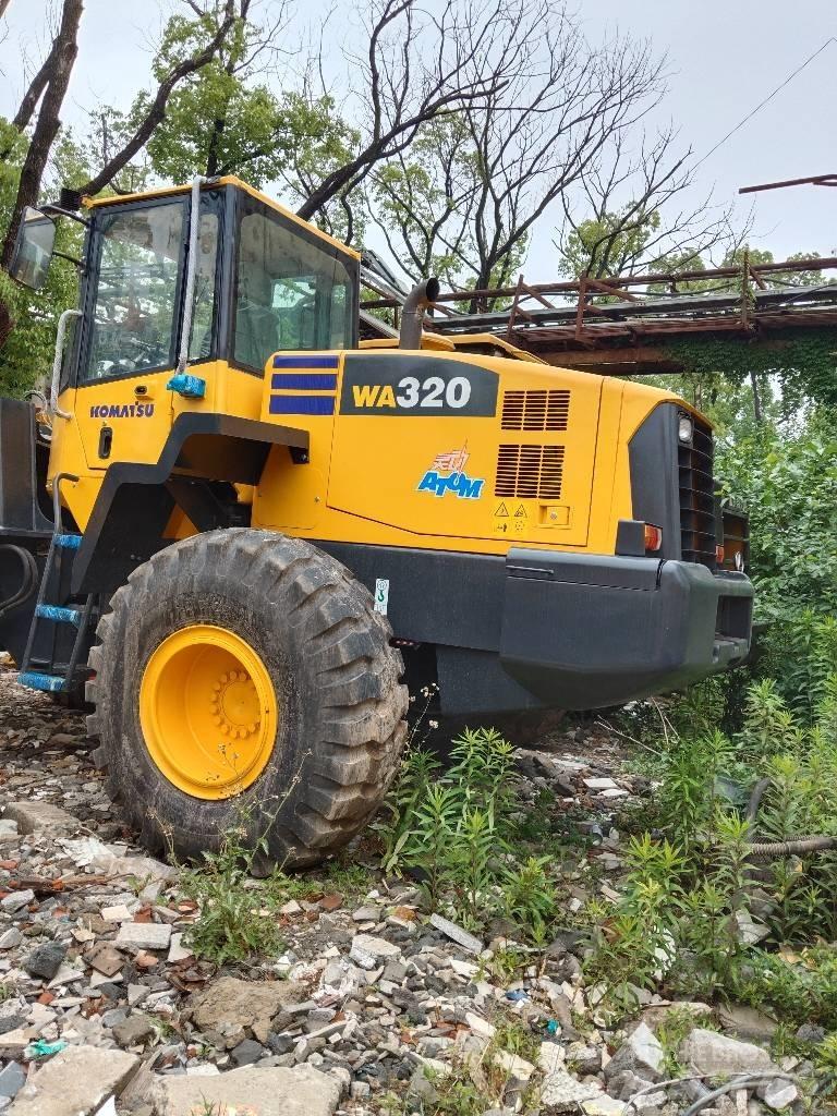 Komatsu WA320-5 Kolesové nakladače
