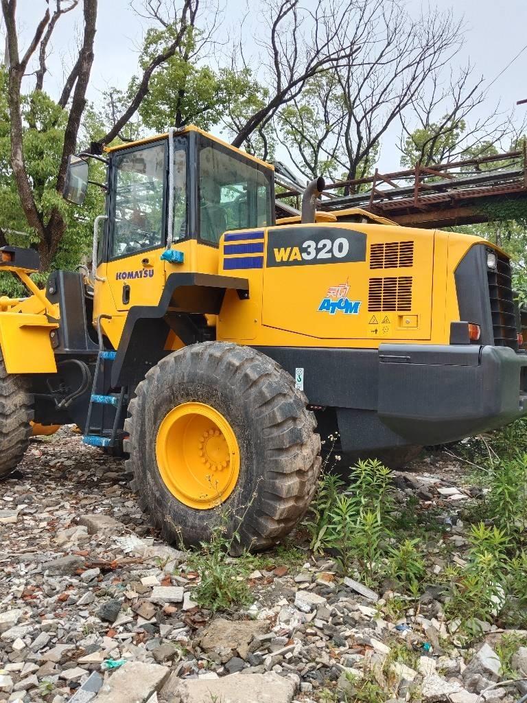 Komatsu WA320-5 Kolesové nakladače