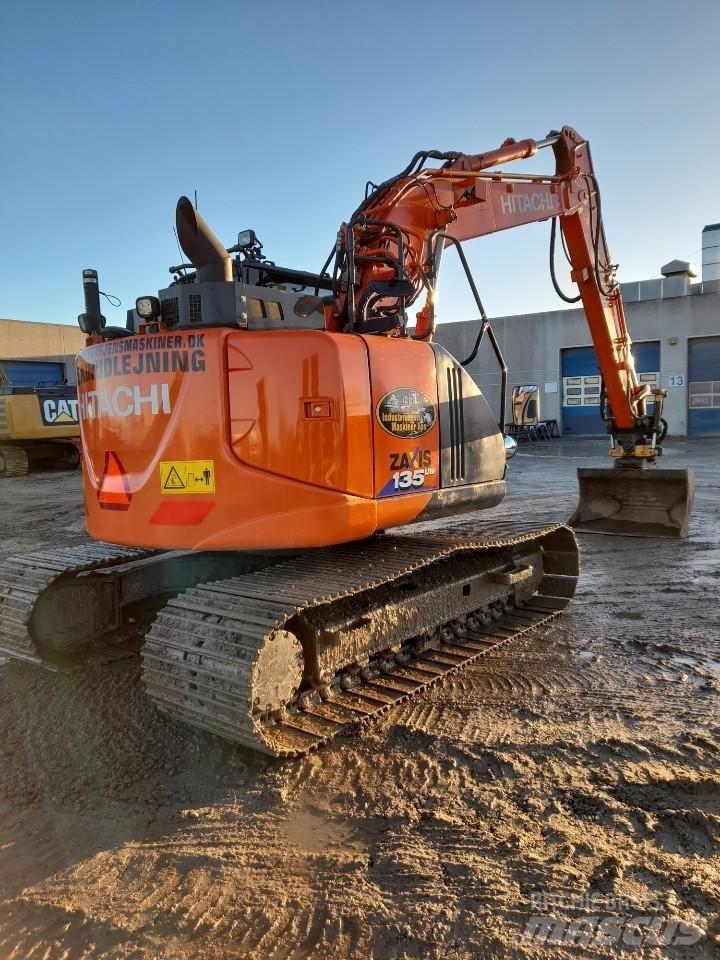 Hitachi ZX 135 US-6 Pásové rýpadlá