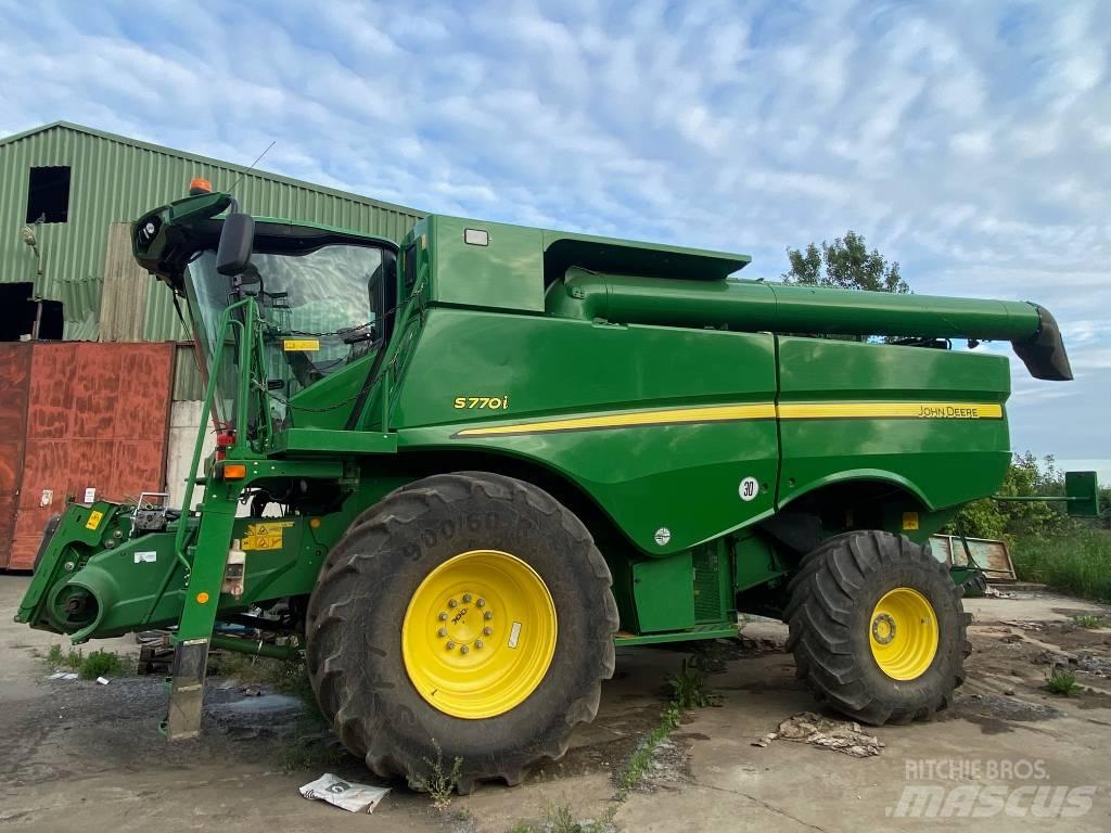 John Deere S770 Kombinované zberacie stroje