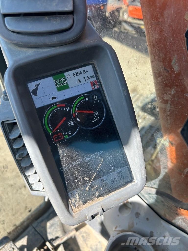 Hitachi ZX 135 US-6 Pásové rýpadlá