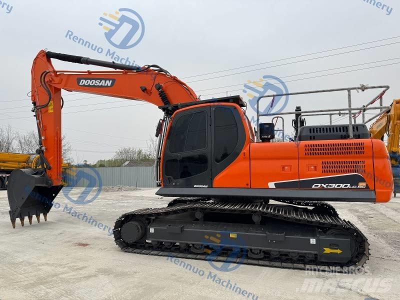 Doosan DX 300 LC-9C Pásové rýpadlá