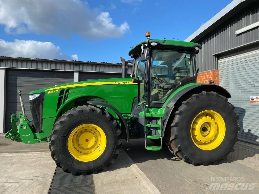 John Deere 8310 R Traktory