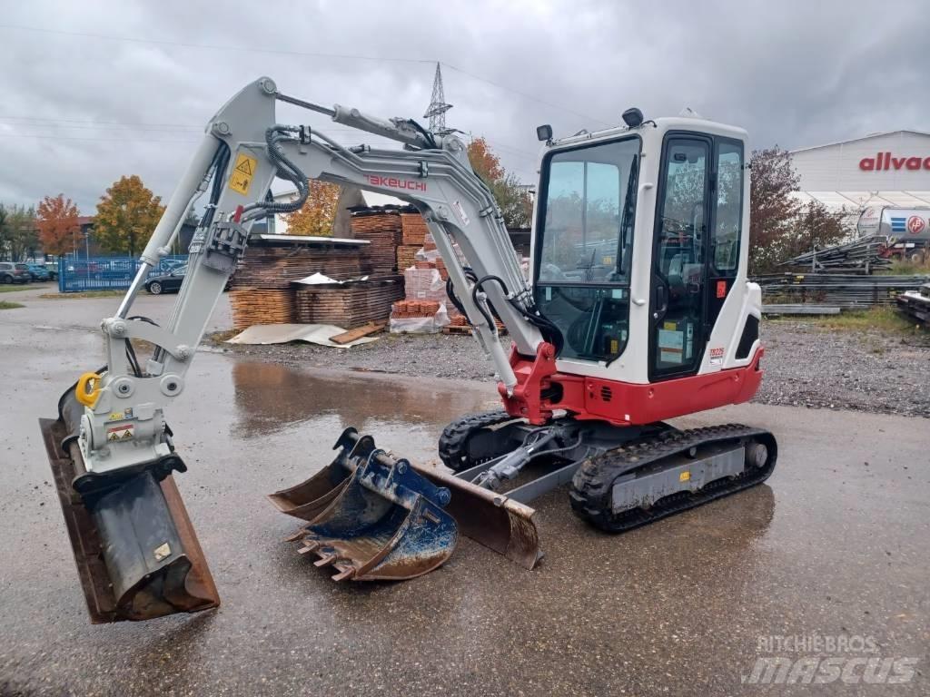 Takeuchi TB 225 Mini rýpadlá < 7t