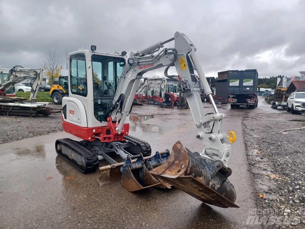 Takeuchi TB 225 Mini rýpadlá < 7t