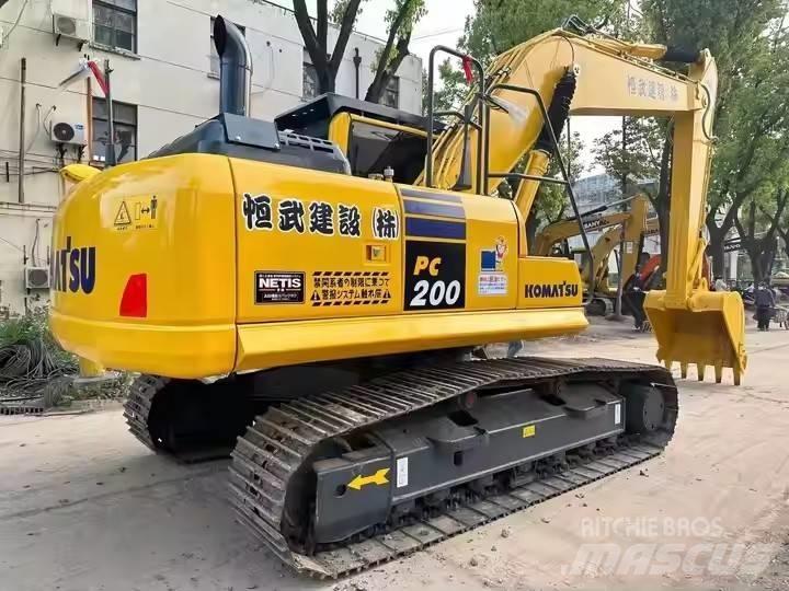 Komatsu PC200 Pásové rýpadlá