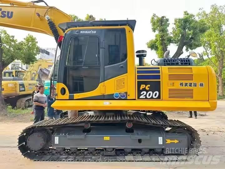 Komatsu PC200 Pásové rýpadlá