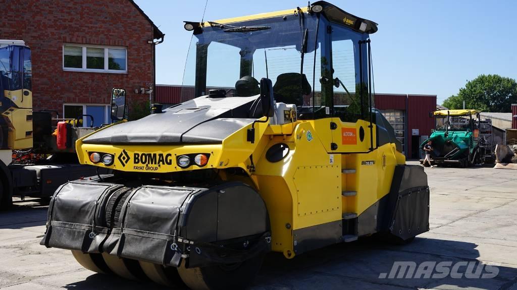 Bomag BW 28 RH Pneumatikové valce