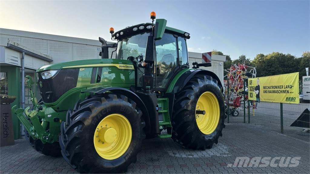 John Deere 6R250 Traktory