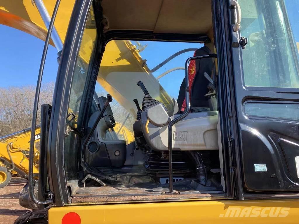 CAT 325D Pásové rýpadlá