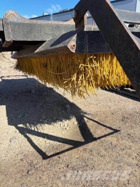  TIK Sopborste 150 Zametacie kefy