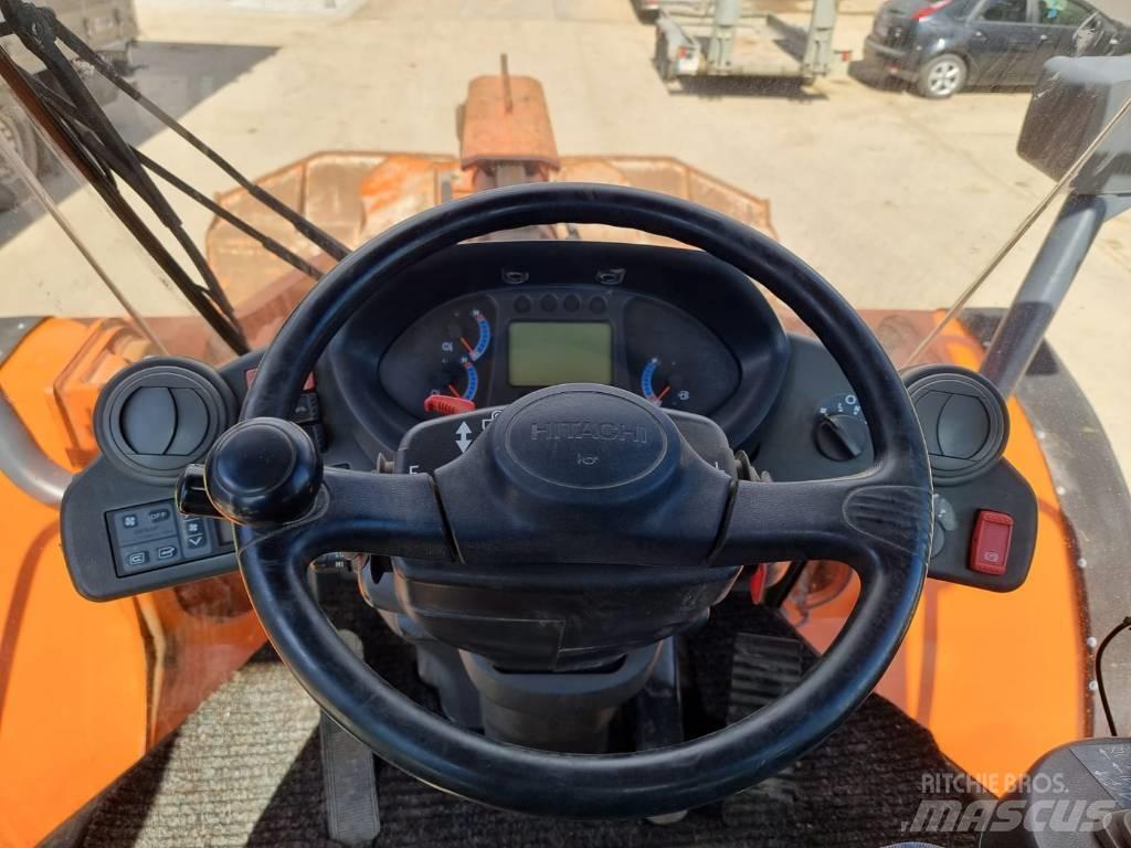 Hitachi ZW 220 Kolesové nakladače