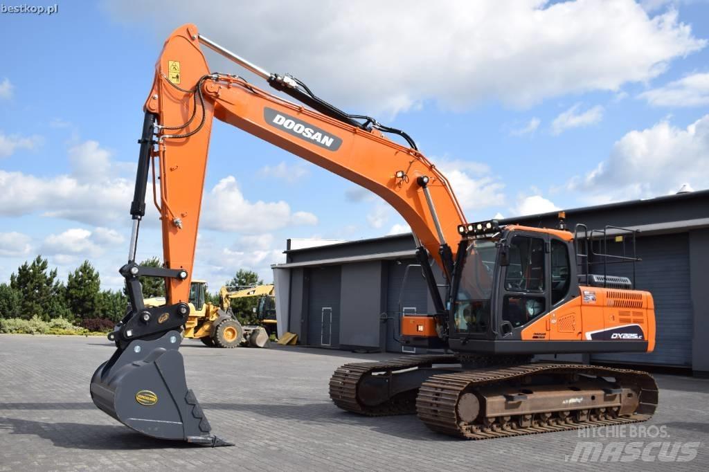 Doosan DX 225 LC-5 Pásové rýpadlá