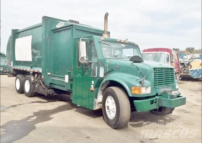 International 4900 Smetiarske vozidlá