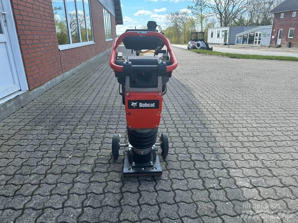 Bobcat R68 Vibračné zhutňovače