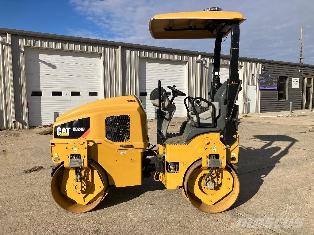 CAT CB 24 B Tandemové valce