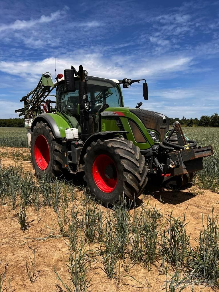 Fendt 724 Profi Traktory