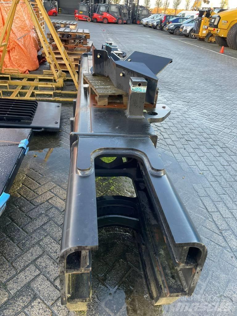 CAT 390 F L Podvozky a zavesenie kolies