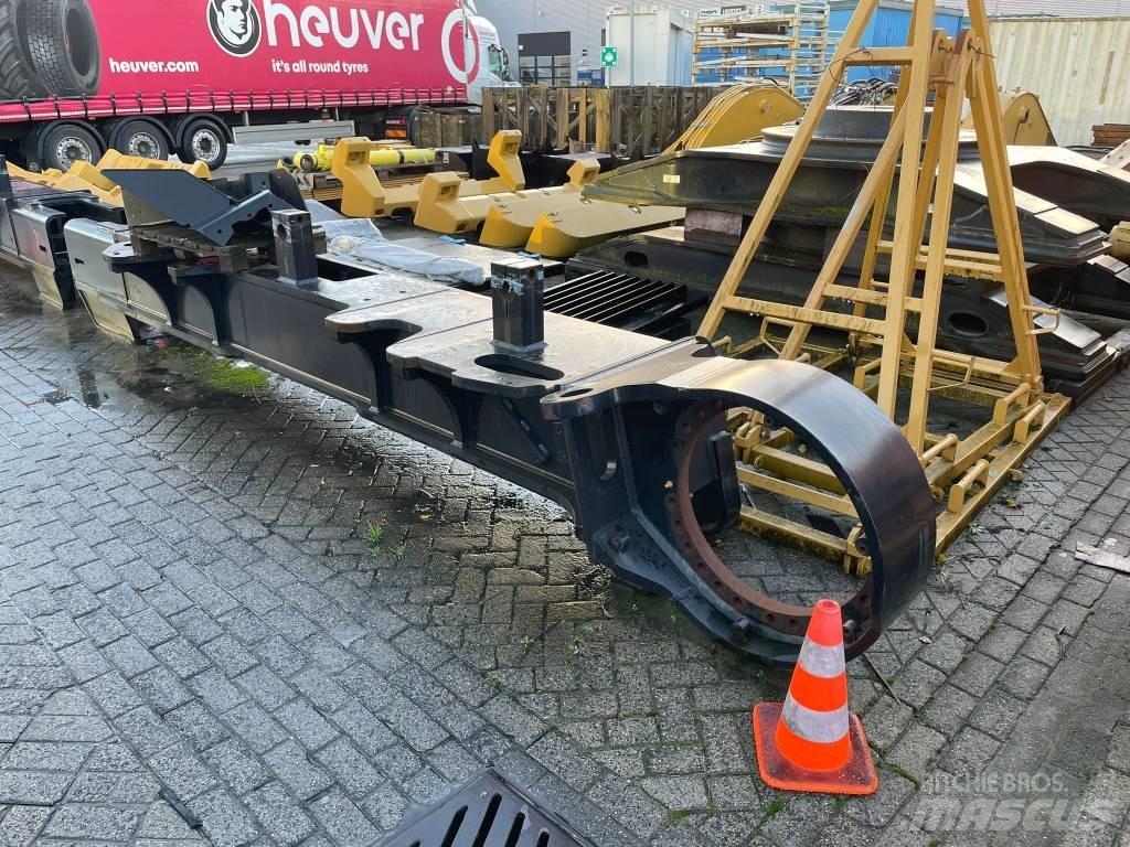 CAT 390 F L Podvozky a zavesenie kolies