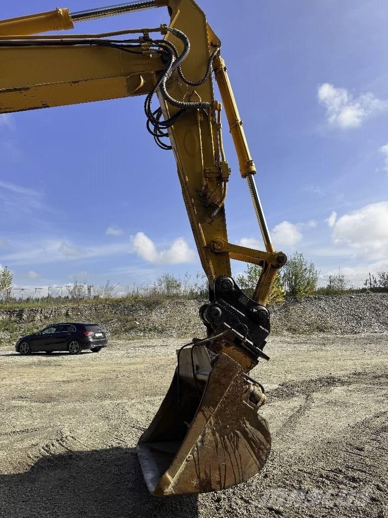 Komatsu PC 228 US-3 Pásové rýpadlá