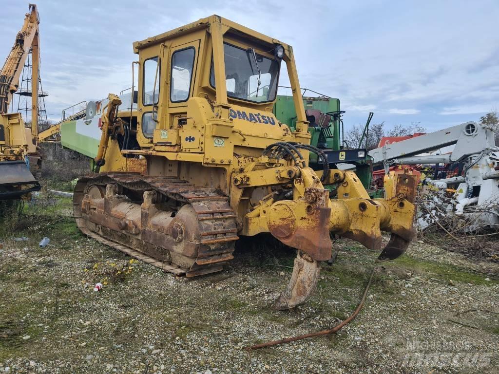 Komatsu D 85-18 Pásové dozéry