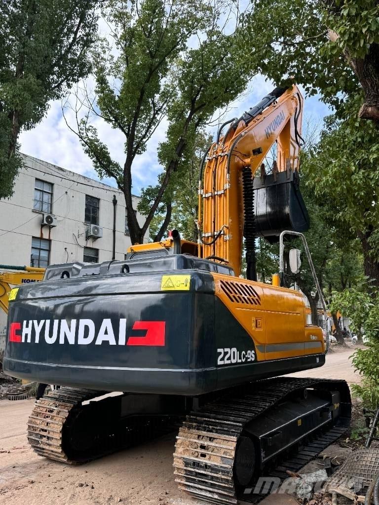 Hyundai 220LC-9S Midi rýpadlá 7 t - 12 t