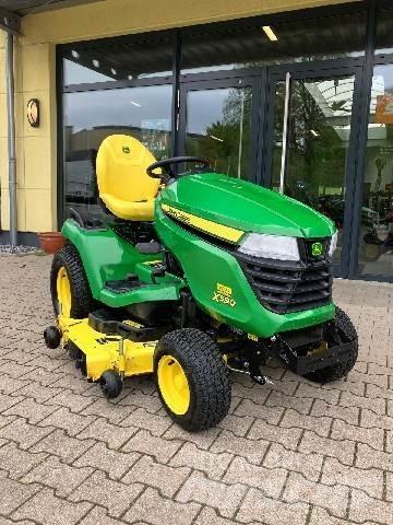John Deere X590 Samochodné kosačky